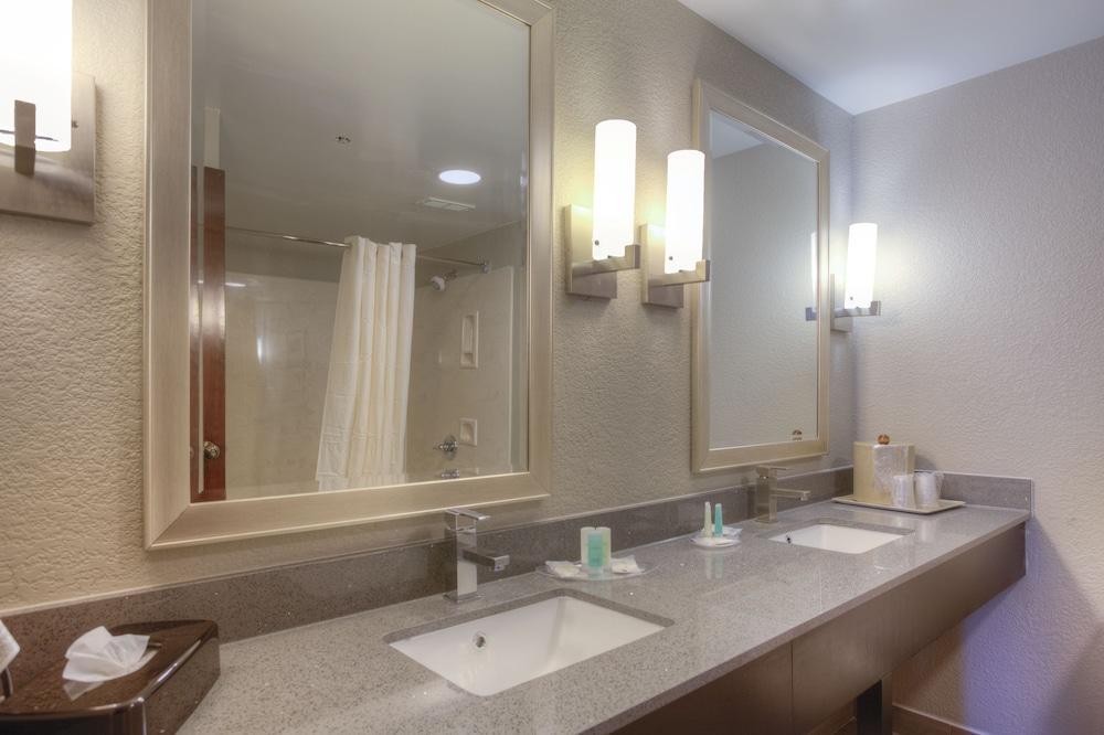 Comfort Suites Pineville - Ballantyne Area Bagian luar foto