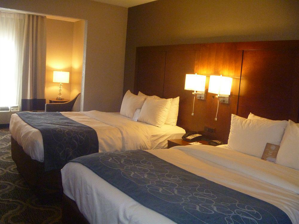 Comfort Suites Pineville - Ballantyne Area Bagian luar foto
