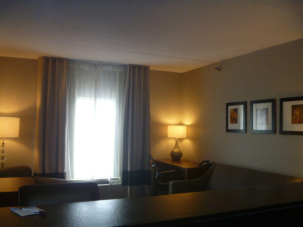 Comfort Suites Pineville - Ballantyne Area Bagian luar foto