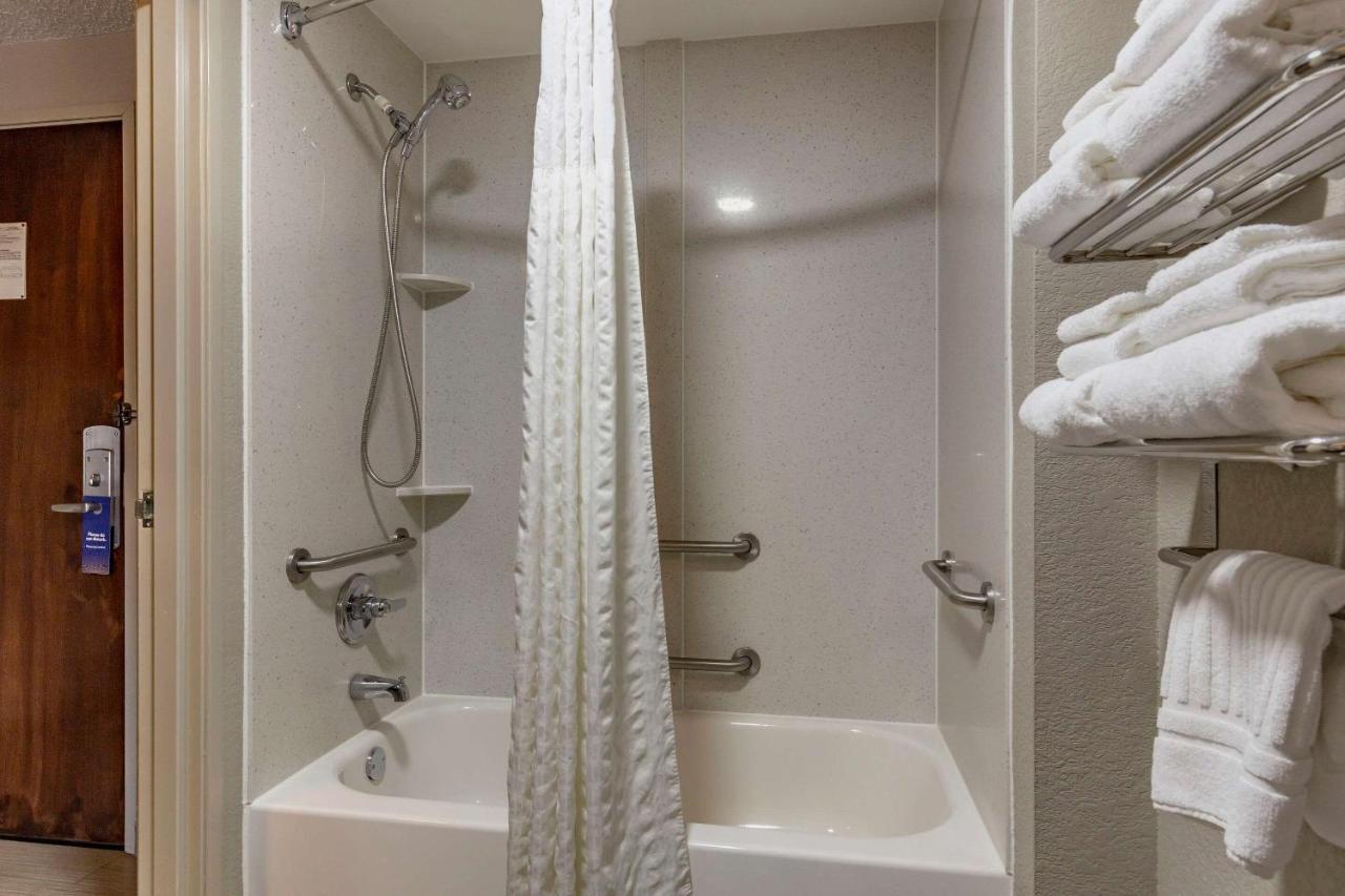 Comfort Suites Pineville - Ballantyne Area Bagian luar foto