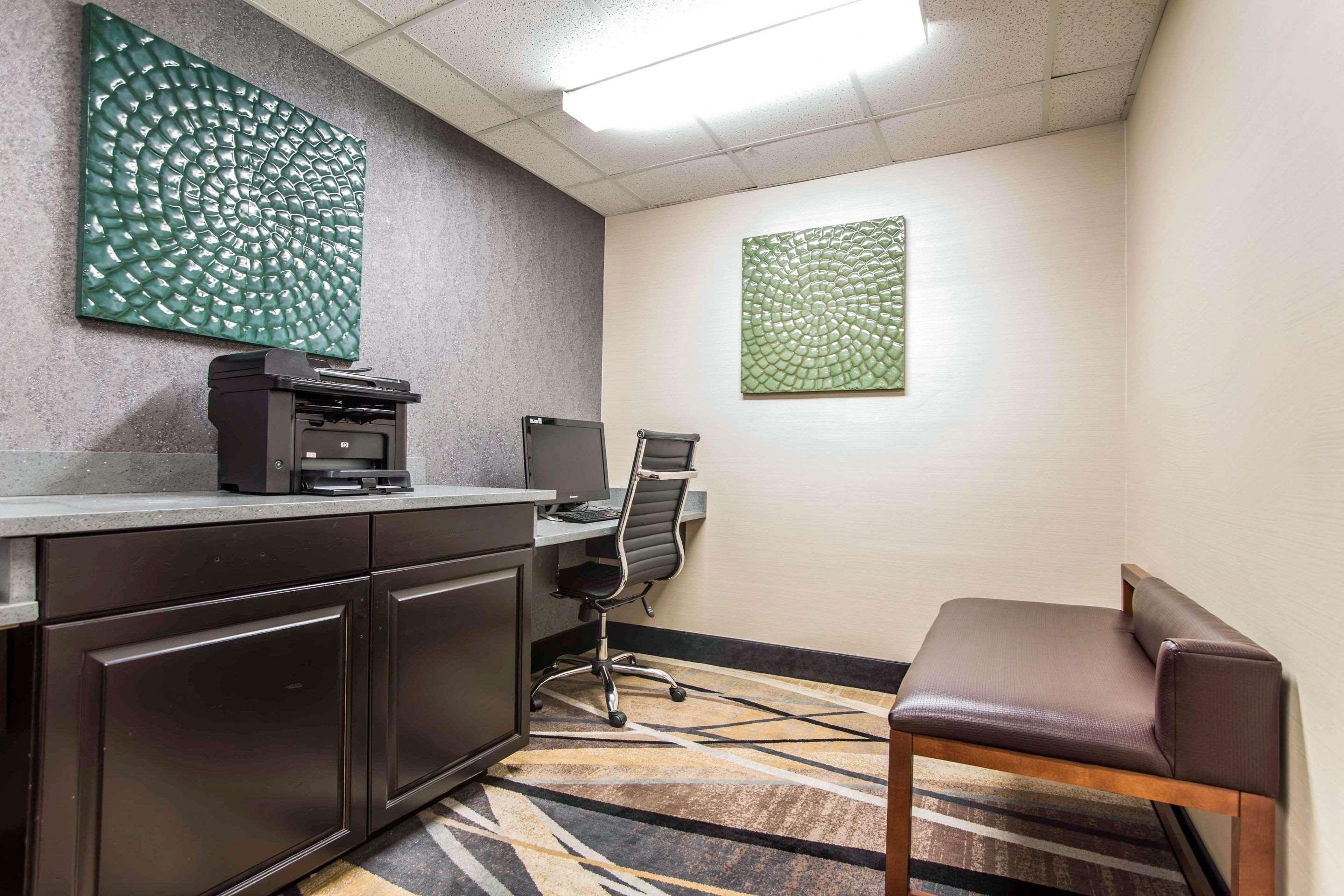 Comfort Suites Pineville - Ballantyne Area Bagian luar foto