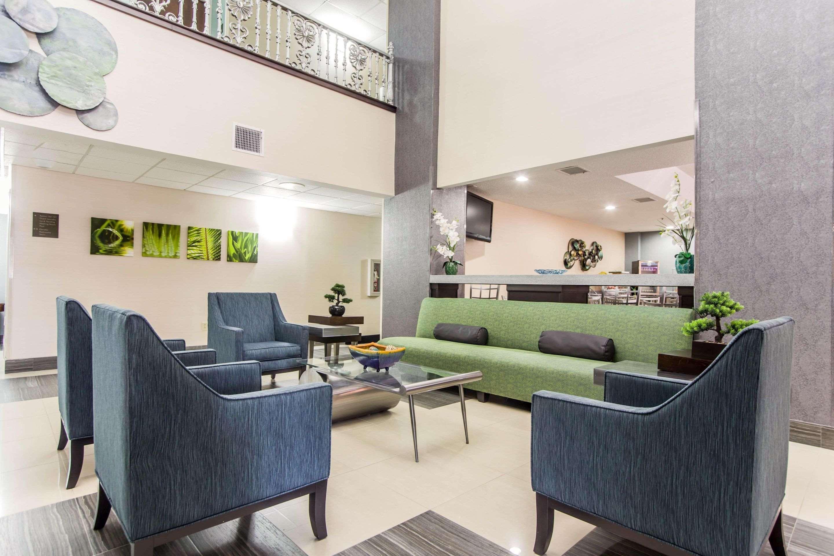 Comfort Suites Pineville - Ballantyne Area Bagian luar foto