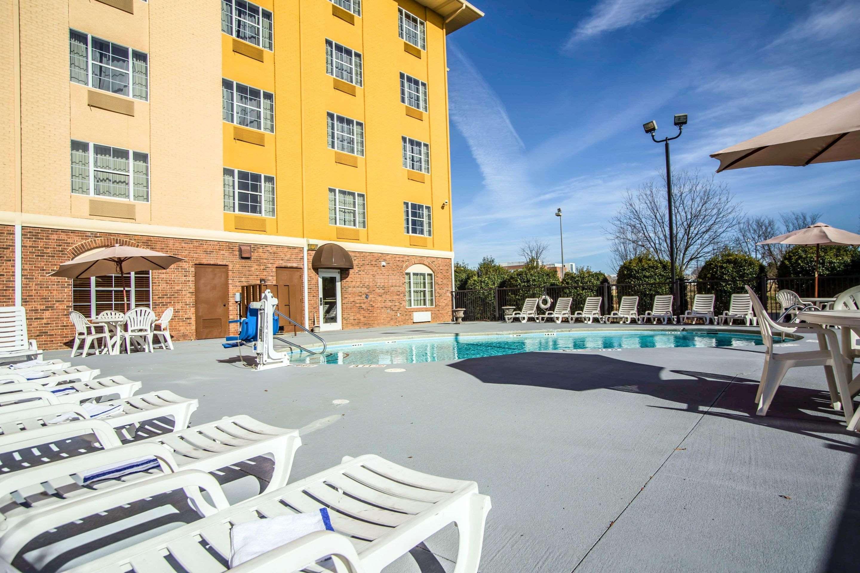 Comfort Suites Pineville - Ballantyne Area Bagian luar foto