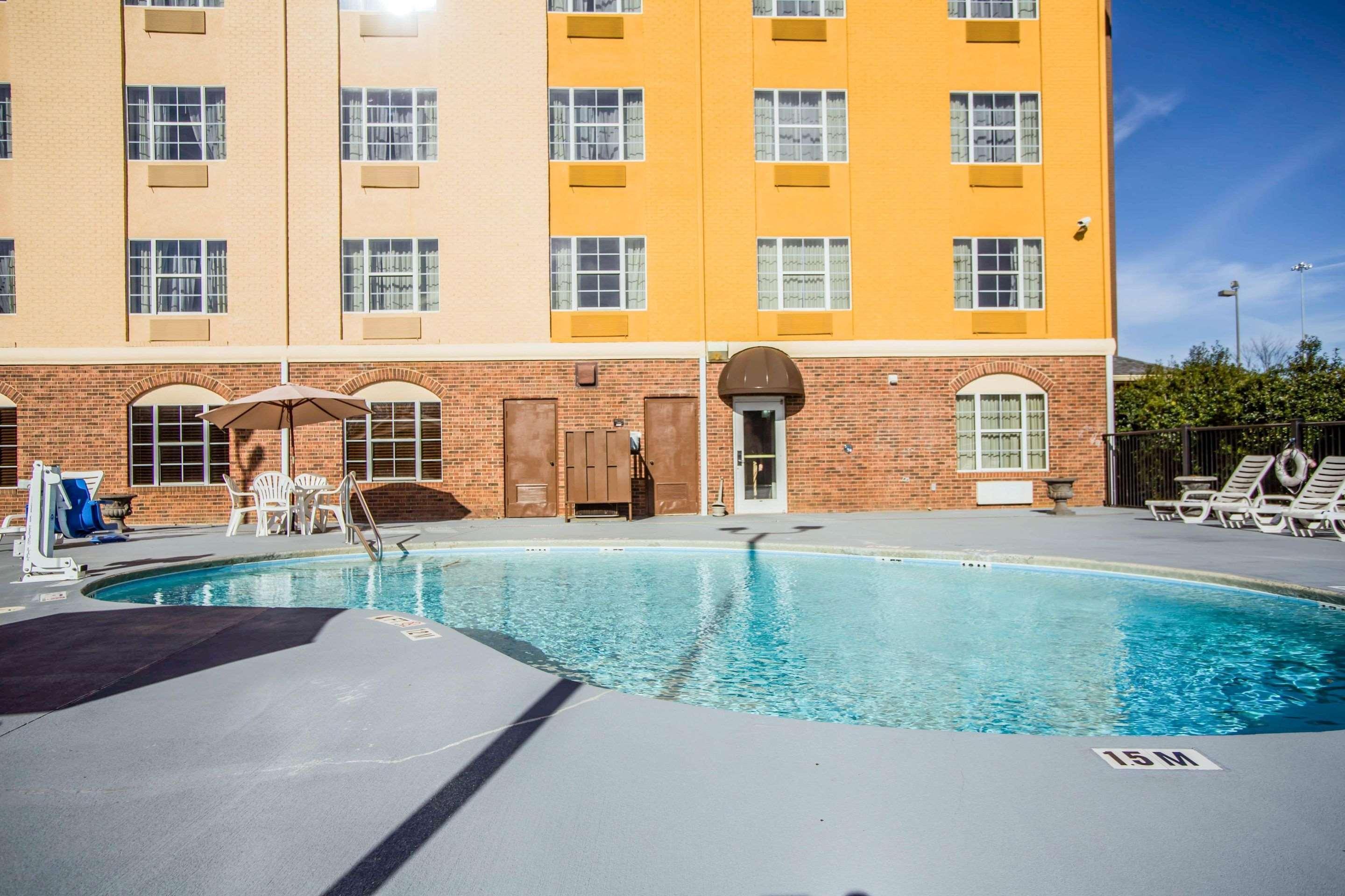 Comfort Suites Pineville - Ballantyne Area Bagian luar foto